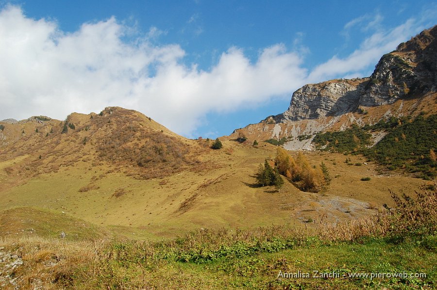 35 Veduta sul passo Marogella.JPG